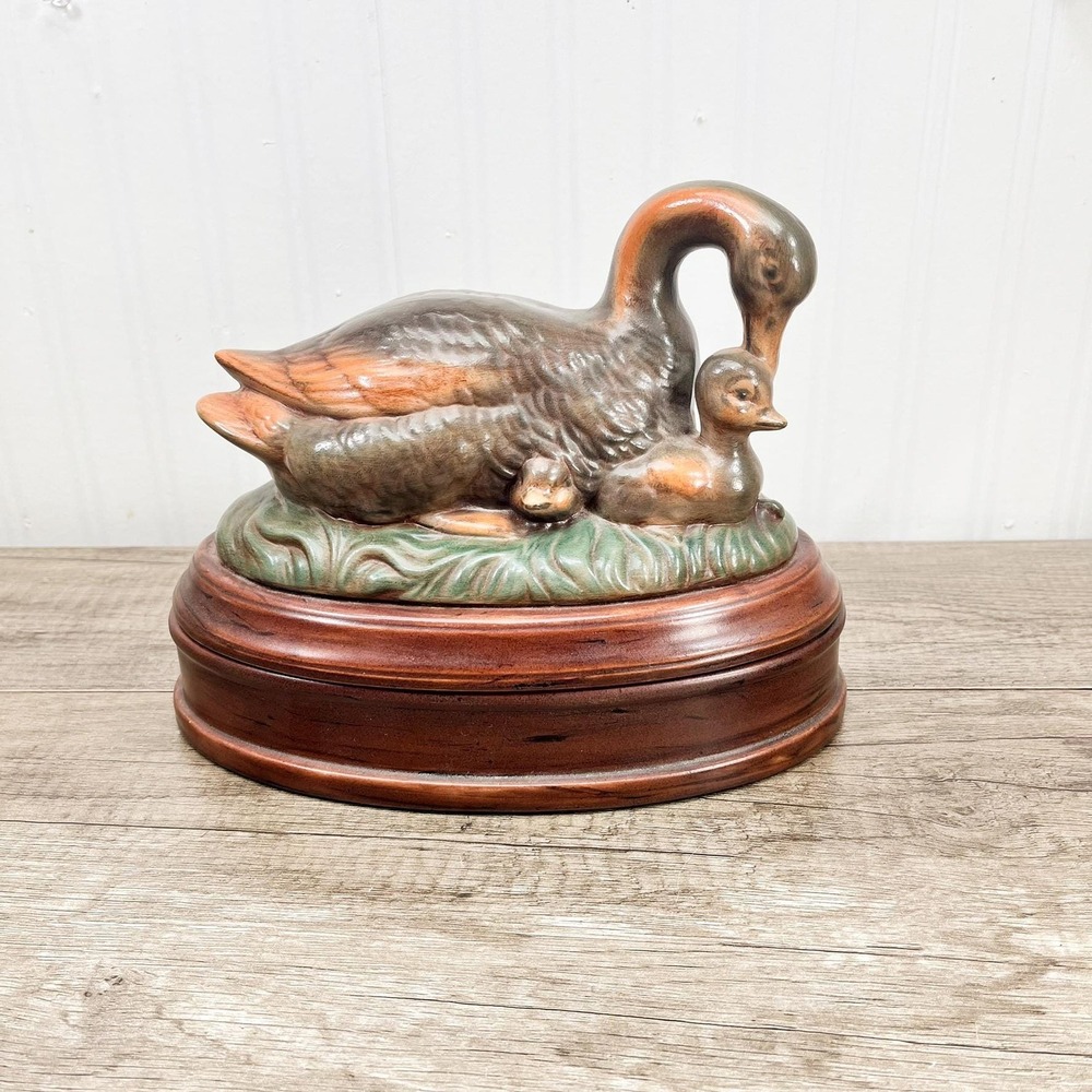 Vintage Ceramic Mother Goose & Gosling Lidded Box | Farmhouse Cottageβ Decor
